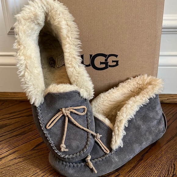 UGG Alena Grey Slipper Bootie Shoe - Picture 1 of 9